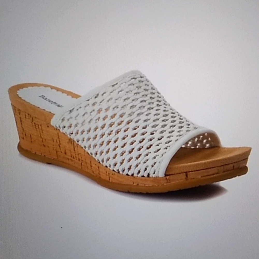 🆕Baretraps white wedge sandal
